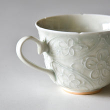 Load image into Gallery viewer, Maeda Asami gray-blue glazed floral cloisonne pattern porcelain cup