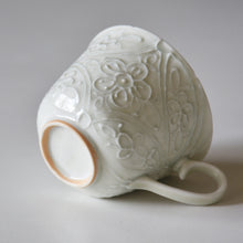 Load image into Gallery viewer, Maeda Asami gray-blue glazed floral cloisonne pattern porcelain cup