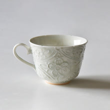 Load image into Gallery viewer, Maeda Asami gray-blue glazed floral cloisonne pattern porcelain cup