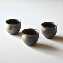 Load image into Gallery viewer, Yuzamashi-maru with iron rust glaze / Masatoshi Ichino