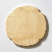 Load image into Gallery viewer, Mokko Oshiki Horse Chestnut Wood Tray (27×27cm)