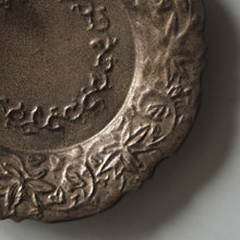 Load image into Gallery viewer, Asami Maeda Ridge flower shaped Flower arabesque Bronze Glaze Plate