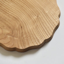 Load image into Gallery viewer, Rinka-bon Chestnut Wood Tray(27×27cm)