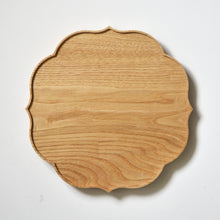 Load image into Gallery viewer, "Ryouka" Oshiki-Wooden Tray,Japanese chesnut (27 x 27 cm)