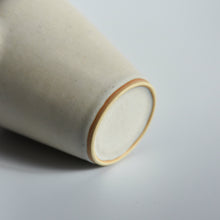 Load image into Gallery viewer, 丘上八雲 T-Pot ♯85 白釉