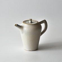Load image into Gallery viewer, 丘上八雲 T-Pot ♯85 白釉