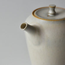 Load image into Gallery viewer, 丘上八雲 T-Pot ♯85 白釉