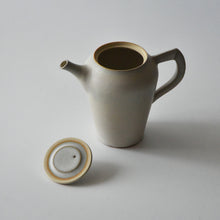 Load image into Gallery viewer, 丘上八雲 T-Pot ♯85 白釉