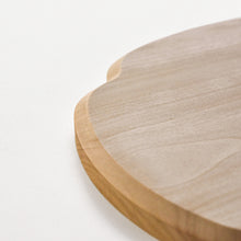Load image into Gallery viewer, Mokko Oshiki Horse Chestnut Wood Tray (27×27cm)