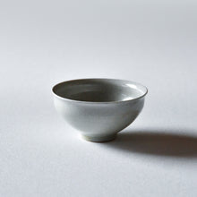 Load image into Gallery viewer,  White Glazed Tea Bowl/Yukiko Saito,Shigetsu Kiln 
