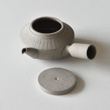 Load image into Gallery viewer, 3RD CERAMICS Unglazed Side-handle Kyusu(Teapot)
