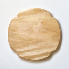 Load image into Gallery viewer, Mokko Oshiki Horse Chestnut Wood Tray  (27×27cm)
