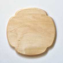 Load image into Gallery viewer, Mokko Oshiki Horse Chestnut Wood Tray  (27×27cm)
