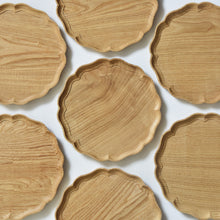 Load image into Gallery viewer, Rinka-bon Chestnut Wood Tray(27×27cm)

