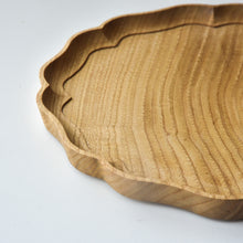 Load image into Gallery viewer, Rinka-bon Chestnut Wood Tray(27×27cm)
